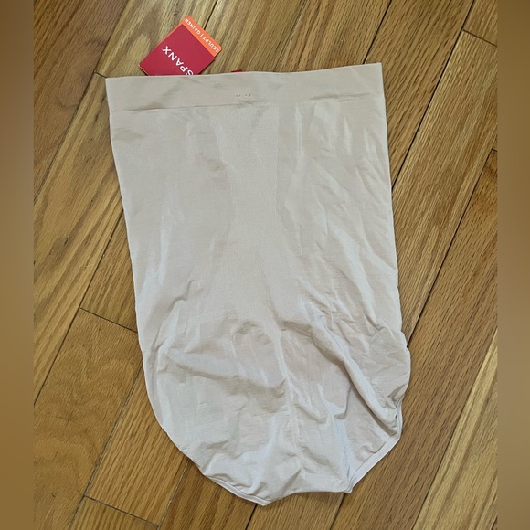 SPANX OnCore Sculpting High-Waisted Brief - Picture 2 of 3